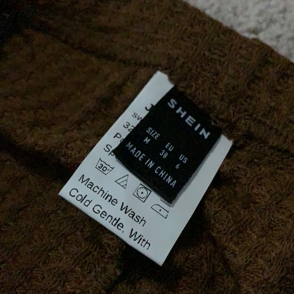 tight pants - Picture 2 of 5